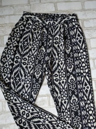 Брюки штаны летние женские Wallis черно белые
новые
Размер 44(S)
Замеры:
дли. . фото 3