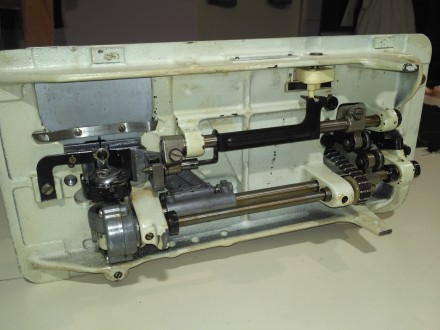 Немецкая швейная машинка Veritas 8014/29 в отличном состоянии. Полностью обслуже. . фото 7
