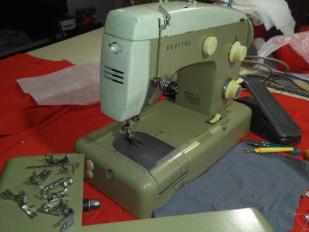 Швейная машинка из Германии, обслужена, настроена, мало использовалась, с электр. . фото 5