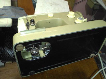 Швейная машинка из Германии, обслужена, настроена, мало использовалась, с электр. . фото 11