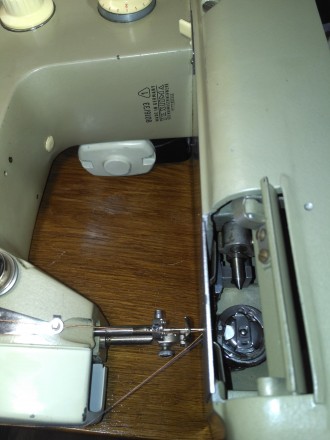 Швейная машинка из Германии, обслужена, настроена, мало использовалась, с электр. . фото 10