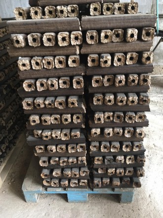 Продам топливные древесно-тырсовые брикеты Пини Кей в большом количестве оптом и. . фото 7