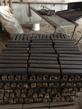 Продам топливные древесно-тырсовые брикеты Пини Кей в большом количестве оптом и. . фото 8