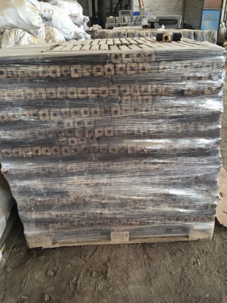 Продам топливные древесно-тырсовые брикеты Пини Кей в большом количестве оптом и. . фото 10