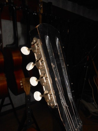 Гитара Черниговской музыкальной фабрики. Состояние видно на фото. Изготовлена ещ. . фото 6