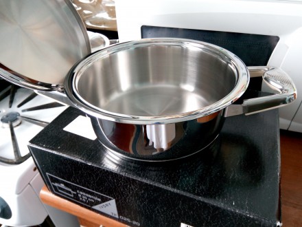 Посуда позволяет приготовить с сохранением всех витаминов,без воды и жира.Больше. . фото 2