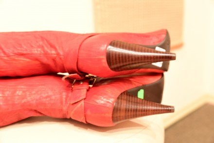 Новые, не ношеные кожаные ботфорты красного цвета, кожа не гладкая, с эффектом ж. . фото 6