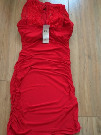Новое (с этикеткой) красное обтягивающее платье комбинация с кружевом
Очень кра. . фото 2