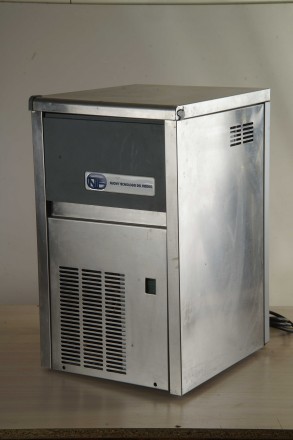В продаже Льдогенератор б\у в рабочем состоянии 
Склад  б\у оборудования для  р. . фото 4