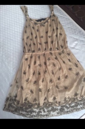 Модное и очень красивое платье вышитое бисером от  популярного английского бренд. . фото 6