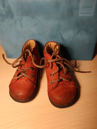 Продам маленькие кожанные очень мягкие красные ботиночки на малыша 1-2 лет. Разм. . фото 4