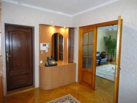 Продается 4-х комнатная квартира в самом центре Оболони возле метро Минская. Дом. . фото 12