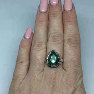Элегантное кольцо с камнем изумруд в серебре. Размер 18,0
Индийское кольцо с при. . фото 3