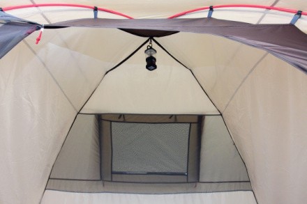Кемпинговая 4-ох местная палатка для длительного отдыха, с разделяемым спальным . . фото 5