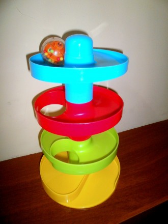 Розвиваюча іграшка "Гірка-спіраль", Помістіть кульку на верхню чашу і спостеріга. . фото 2