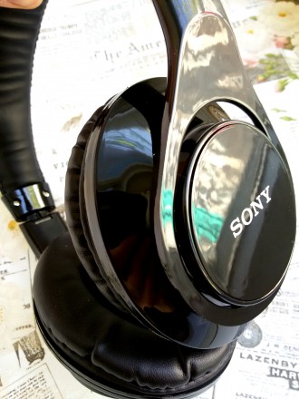 В наушниках Sony MDR-10RC звучание басов приводит к маленьким «ударам», но их не. . фото 10