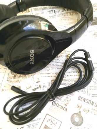 В наушниках Sony MDR-10RC звучание басов приводит к маленьким «ударам», но их не. . фото 6