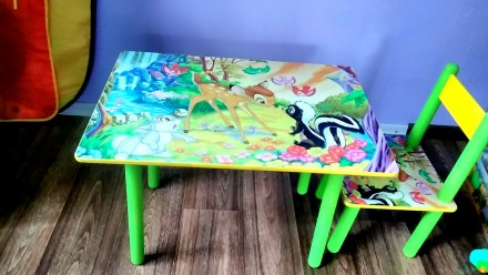 Комплект очень красочного  деревянноно детского столика и стульчика в отличном с. . фото 4