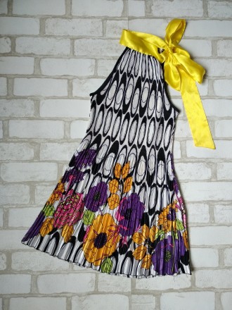 Летнее платье Neoma на девочку плиссе с цветами
в идеальном состоянии
Размер 8. . фото 2