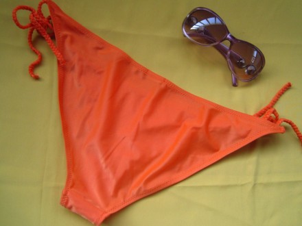 Фирменные пляжные трусики насыщенного оранжевого цвета в идеальном состоянии. ПО. . фото 6