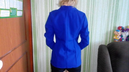 Продам пиджак женский новый,цвет электрик.Пиджак ни разу не одевался.. . фото 5