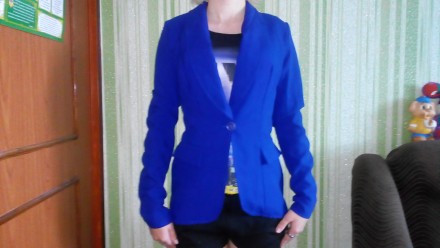 Продам пиджак женский новый,цвет электрик.Пиджак ни разу не одевался.. . фото 3