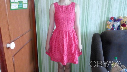 Продам красивое нарядное платье кораллового цвета.Платье одевалось пару раз на т. . фото 1