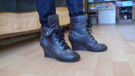 Ботинки из искусственной кожи, на функциональной шнуровке
Состояние очень хорош. . фото 6