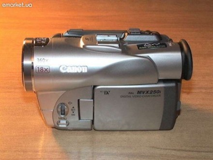 Продаю Цифровую видеокамеру Canon MVX250i(формат Mini DV).

В комплекте пульт . . фото 3