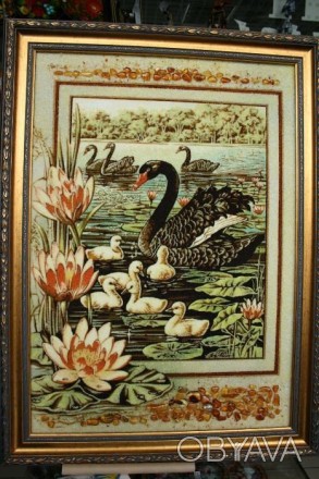 Висококласна ручна робота картини з лебедями, виконана із бурштину (янтарю), від. . фото 1