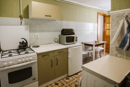 Двокімнатна квартира з кухнею,та санвузол,газова плита,пральна машинка ,холодиль. . фото 8
