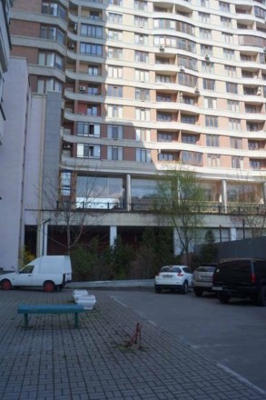 Продам просторную 3-х ком. квартиру в Центре Киева на закрытой охраняемой террит. . фото 2