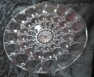 Хрустальная тарелка времен СССР
диаметр верха 36 см, дна 9,5 см
высота 7 см

. . фото 4