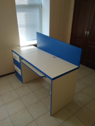 Компьютерный стол с приставной тумбой 150х60 

Стол = 1200 грн.
Тумба = 1700 . . фото 3