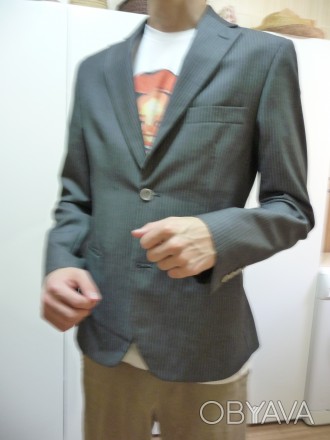 Стильный фирменный пиджак SASCH. . Цвет серый в тоненькую полосочку . Серая атла. . фото 1