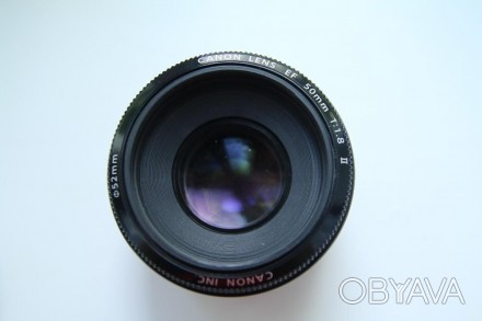 Недорогий компактний об'єктив Canon EF 50mm f/1.8 II є одним з найлегших об'єкти. . фото 1
