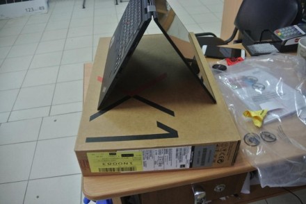 Ноутбук Lenovo ThinkPad X1 Yoga, 14" IPS (1920x1080) FHD сенсорный , матовый, In. . фото 5