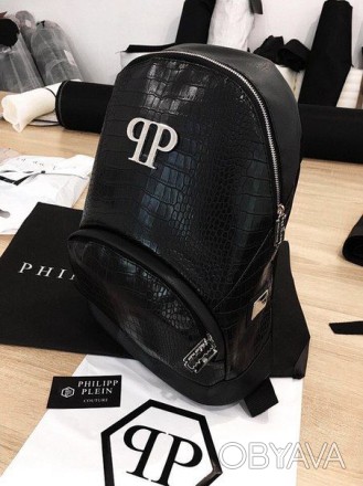 стильный рюкзак Philipp Plein
материал прессованная кожа
Размеры: 26 x 45 x 17. . фото 1