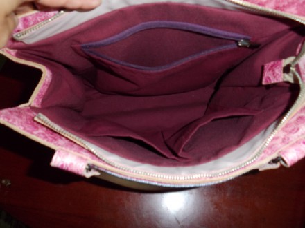 Кожанная сумка 37х31 с ручной вышивкой бисер, тиснёная кожа.В реале ярко-розовая. . фото 6