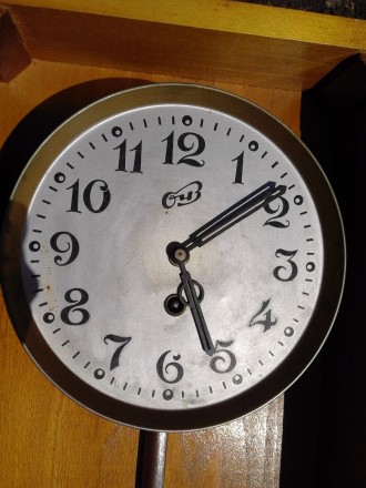 Продам деревянные старинные часы в рабочем состоянии. Часы вешаются на стену. За. . фото 7