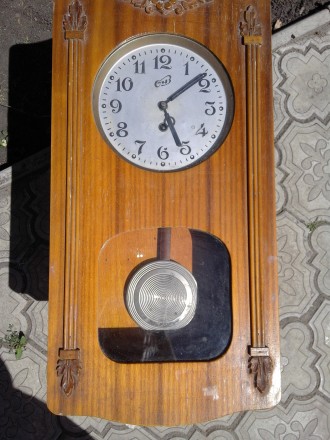 Продам деревянные старинные часы в рабочем состоянии. Часы вешаются на стену. За. . фото 10