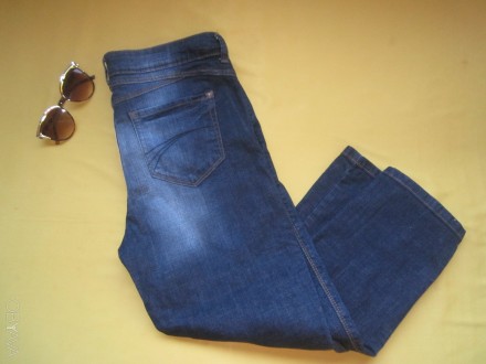 Укороченные   темно-синие  джинсы  C&A, отличное  состояние. Цвет - темно-синий . . фото 2