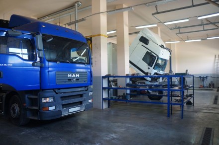 СТО предлагает услуги по ремонту и техническому обслуживанию грузовых автомобиле. . фото 5