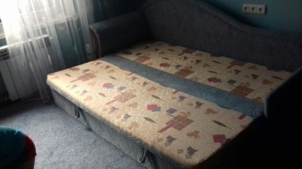 Комфортный диван, можно использовать как двухспальную кровать, есть ниша. . фото 4