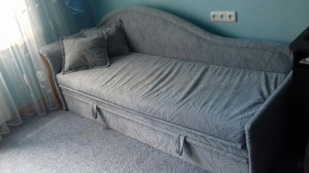 Комфортный диван, можно использовать как двухспальную кровать, есть ниша. . фото 2