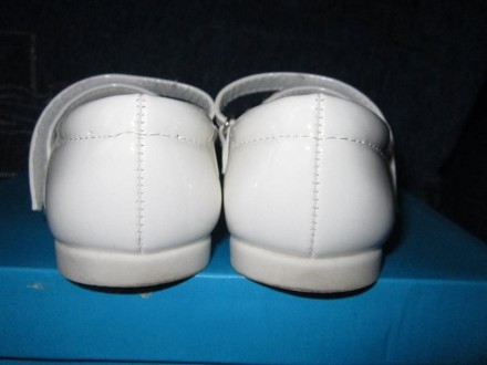 Лаковые туфли Clibee сделаны из качественного кожзама с симпатичным бантиком впе. . фото 2