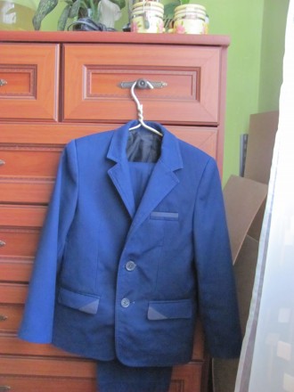 Качественный костюм, материал аналогичен синей школьной форме СССР. Состояние хо. . фото 2