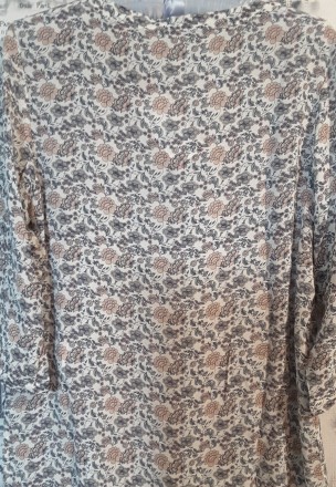 Нежная, милая блуза в цветочный принт от немецкого бренда S.Oliver выгодно впише. . фото 4