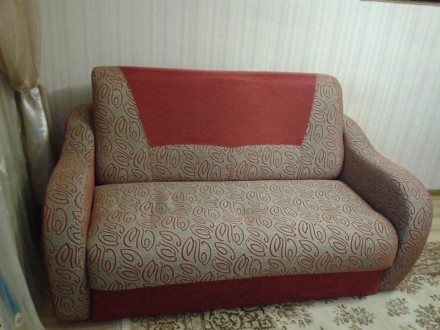 Продам диван малютку в отличном состоянии.Хорошо вписывается в маленькие площади. . фото 2