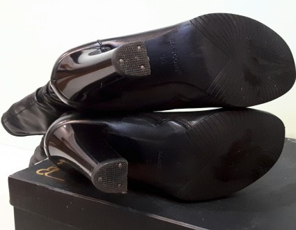 Демисезонные сапоги 35 размера из натуральной черной кожи итальянской фабрики Ba. . фото 6